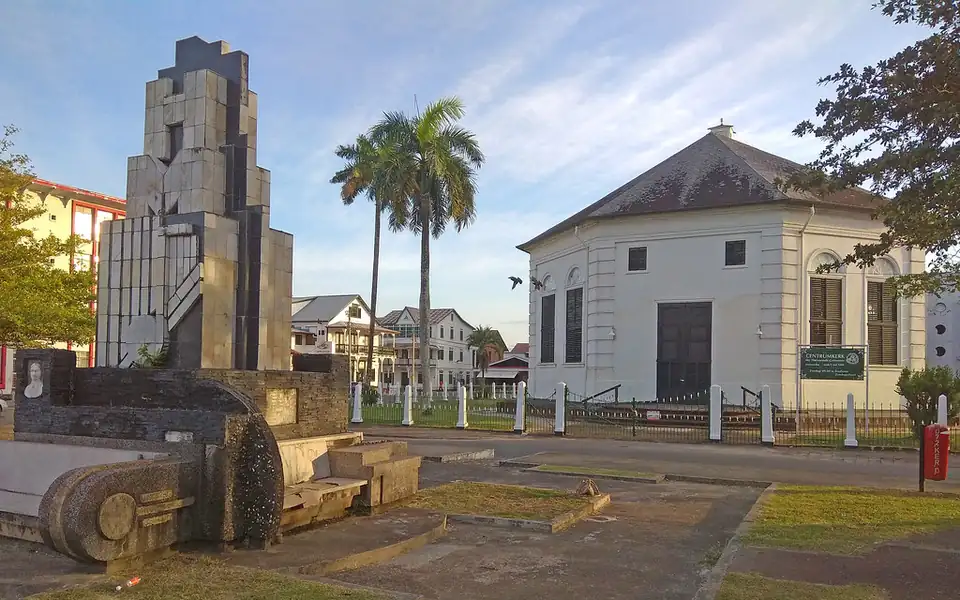 Pemandangan Suriname
